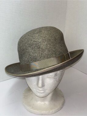Esprit Grey Felt Bowler Hat with Grosgrain Trim Vintage 1980’s Back to College